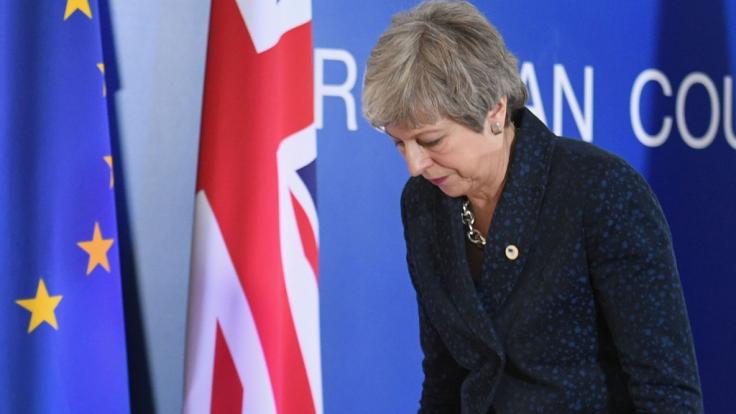 Theresa May hat die nächste Schlappe im Brexit-Chaos kassiert.