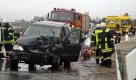 Ein Todesopfer forderte das Unwetter in Oberfranken. Ein Autofahrer verlor bei Sturm die Kontrolle über seinen Wagen und geriet mit dem Fahrzeug auf die Gegenfahrbahn. Eine Frau starb, ein Mann wurde schwer verletzt.  Foto: dapd