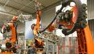 In der Magnetto Automotive Deutschland GmbH in Treuen werden am Donnerstag (08.06.2006) von Tilo Gerlich die Schweiß- und Montageroboter zur Herstellung von Türen für das neue 3er-Coupé von BMW eingerichtet. Das vogtländische Unternehmen, Produzent von Karosseriebaugruppen für namhafte europäische Automobilhersteller wie BMW, VW, Peugeot und Renault, erreichte 2005 einen Jahresumsatz von 52,9 Millionen Euro. Für dieses Jahr wird ein Umsatzziel von 56 Millionen Euro angestrebt. Mit der Inbetriebnahme von vier neuen Rohbaulinien zur Herstellung von Türen, Heck- und Frontklappen wird der weitere Ausbau der Fertigungskapazitäten fortgesetzt. Foto: Wolfgang Thieme/lsn +++(c) ZB-FUNKREGIO OST - Honorarfrei nur fuer Bezieher des ZB-Regiodienstes+++
 Foto: dpa