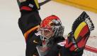 Goalie Dennis Endras arbeitet daran sich in Nordamerika einen Namen zu machen. Foto: Achim Scheidemann Foto: dpa