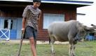 Streubombenopfer in Laos: Zum 1. August ist die Streubombenkonvention der Vereinten Nationen in Kraft getreten. Sie verbietet Herstellung, Lagerung, Handel und Einsatz der gefährlichen Munition. Foto: dpa