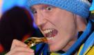 So sieht ein strahlender Gewinner aus: Der schwedische Biathlet Björn Ferry gewinnt die 12,5 Kilometer Verfolgung der Männer. Als bester Deutscher landet Michael Greis auf Rang fünf. Foto: dpa
