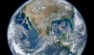 «Die blaue Murmel 2012» zeigt vor allem Nord- und Mittelamerika und wurde kürzlich vom Satelliten «Suomi NPP» aufgenommen. Foto: NASA/NOAA/GSFC/Suomi NPP/VIIRS/Norman Kuring  Foto: dpa