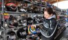 Daniela Stienen-Haller betrachtet am Donnerstag (22.01.2009) auf der Messe Motorradwelt Bodensee in Friedrichshafen am Bodensee einen Motorradhelm. Die Motorradwelt Bodensee ist die erste große deutsche Motorrad-Messe im Jahr. 184 Aussteller zeigen ihr Produkte rund um das Motorradfahren. Foto: Patrick Seeger dpa/lsw +++(c) dpa - Bildfunk+++ Foto: dpa