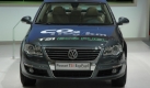 150 PS bei 4,38 Kilogramm Erdgas pro 100 gefahrener Kilometer - der VW Passat TSI EcoFuel schlgt damit im Vergleich zum 160 PS starken TSI-Benziner mit der Hlfte der Kosten zu Buche. 4,3 Euro sind fr die 100 Erdgaskilometer fllig, an der Benzinzapfsule ist mit 8,74 Euro zu rechnen. Foto: pi