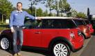 Auch Philipp Hösel fährt Fahrrad und ab und zu Zug. Aber der Autoverkäufer bei BMW/Mini findet, dass die Autoindustrie inzwischen das ihre tut, um zum Umweltschutz beizutragen. Foto: news.de