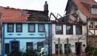 Durch einen Brand beschädigte denkmalgeschützte Wohnhäuser auf dem Münzenberg in Quedlinburg (Landkreis Harz). Foto: Jens Wolf Foto: dpa