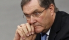 Der ehemalige Bundesverteidigungsminister Franz Josef Jung sitzt am Donnerstag, 26. November 2009, im Bundestag in Berlin. (AP Photo/Michael Sohn) --- Former German Defence Minister Franz Josef Jung is seen at the German Federal Parliament in Berlin, Germany, Thursday, Nov. 26, 2009. (AP Photo/Michael Sohn) Foto: ap