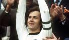 Auf Uwe Seeler folgte der Kaiser. Der geniale Libero Franz Beckenbauer führte Deutschland 1974 zum zweiten WM-Titel. 103 Länderspiele bestritt die deutsche Fußball-Lichtgestalt, die inzwischen als Fußball-Dauerredner omnipräsent ist. Foto: dpa