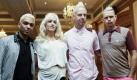 American rock band, No Doubt, pose during a film shoot for the F1 Rocks TV program, on Thursday, Sept. 24, 2009, in Singapore. The band is in the city-state to perform at F1 Rocks, a three-day concert running from Thursday to Saturday, Sept. 26. From left to right are: bass player Tony Kanal, lead singer Gwen Stefani, guitarist Tom Dumont, and drummer Adrian Young. (AP Photo/Joan Leong) Foto: ap