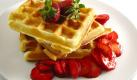 Waffeln waren damals eher einGebäck, dass es zu besonderen Anlässen wie Hochzeiten oder Jahreswechseln gab. Im Norden vonDeutschland hießen Waffeln deshalb auch Neujährchen: Man verschenkte sie an Verwandte oder Freunde zwischenNeujahr und dem Dreikönigstag. Foto: wikipedia.de/ Parkerman & Christie