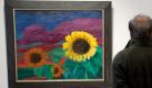 Für 1,46 Millionen Euro wechselte das Ölgemälde «Sonnenblumen im Abendlicht» den Besitzer. Das Werk des expressionistischen Malers Emil Nolde wurde während der traditionellen Herbstauktion der Villa Grisebach in Berlin versteigert. Foto: dpa