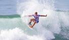 Da lief einfach alles perfekt: Dale Staples aus Südafrika surft bei den Oakley Junior Surf-Weltmeisterschaften im indonesischen Bali ins Finale. Er setzte sich gegen seinen Landsmann Cad De Toit durch und ist nun einer der 16 Finalisten des Wettkampfes. Foto: ap