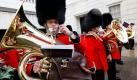 Die Band Welsh Guards bereitet sich auf eine Probevorführung für Medienvertreter in London vor. Die Kapelle wurde ausgewählt, um am Tag der royalen Hochzeit von Prinz William und Kate Middleton auf dem Vorplatz des Buckingham Palastes ein paar Stücke zum Besten zu geben.  Foto: dapd