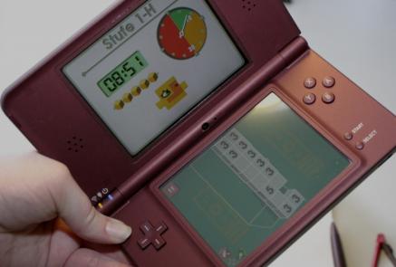 Handheld Nintendo DSi XL (Foto)