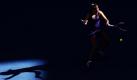 Schattenspiel: Die Tschechin Petra Kvitova kämpft im Halbfinale der Australian Open gegen die Russin Maria Sharapova. Foto: Mast Irham Foto: dpa