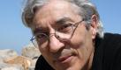 Der algerische Schriftsteller Boualem Sansal erhält den Friedenspreis 2011 des Deutschen Buchhandels. Damit solle ein Zeichen für die Demokratiebewegung in Nordafrika gesetzt werden, teilte der Börsenverein des Deutschen Buchhandels am Donnerstag zum Auftakt der Buchtage in Berlin mit. Foto: dpa