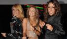 Schauspielerin Wolke Hegenbarth (links) und die Sängerinnen der Band Monrose Mandy Capristo (mitte) und Senna Guemmour legen eine heiße Sohle aufs Parkett. Foto: dpa