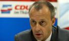 ARCHIV: Der ehemalige Vorsitzende der CDU/ CSU-Bundestagsfraktion und heutige Rechtsanwalt und Manager, Friedrich Merz, spricht waehrend einer Pressekonferenz zum Jahresempfang der CDU-Landtagsfraktion in Erfurt (Foto vom 22.03.11). Angesichts der schweren Wahlniederlage der CDU in ihrem Stammland Baden-Wuerttemberg fordert der fruehere Unions-Fraktinsvorsitzende Friedrich Merz Konsequenzen von Bundeskanzlerin Angela Merkel. Das bricht der CDU das Rueckgrat, sagte Merz dem Handelsblatt (Montagausgabe vom 28.03.11). (zu dapd-Text) Foto: Eckehard Schulz/dapd Foto: dapd