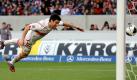 Mit einem Flugkopfball erzielt Stuttgarts Ciprian Marica das 1:0 gegen Hannover. Foto: dpa