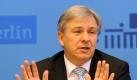 Wowereit räumte vergangene Woche Gratis-Urlaub ein. Foto: Maurizio Gambarini Foto: dpa