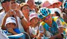 Der Spanier Alberto Contador wartet auf den Beginn der zwölften Etappe der Tour de France über 210,5 Kilometer. Sie beginnt in Bourg-de-Peage und endet in Mende (Frankreich) endet. Contador darf sich hier große Chancen ausrechnen, denn auf der gleichen Strecke gewann er im Frühjahr bei dem Rennen zwischen Paris und Nizza. Foto: ap