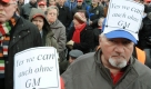 Die Opel-Mitarbeiter sind gegen einen Verbleib bei General Motors. Sie trauen den Amerikanern nicht zu, ihren Betrieb zu sanieren. Die Vergangenheit hat sie nichts Gutes gelehrt. Foto: dpa