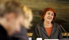 Karoline Linnert (Die Gruenen), Buergermeisterin und Senatorin fuer Finanzen in Bremen, stellt am Dienstag (07.12.10) bei einer Senatspressekonferenz im Rathaus in Bremen die Eroeffnungsbilanz 2010 des Landes und der Stadtgemeinde Bremen vor. Hintergrund der Praesentation ist eine staerkere Orientierung der Bilanz der oeffentlichen Finanzen an den Modalitaeten in der freien Wirtschaft - so finden sich in dem Geschaeftsbericht neben dem Wert des Rathauses auch die jaehrlichen Kosten fuer Polizeihund Scott, der mit 175 Euro zu Buche steht. (zu dapd-Text)
Foto: Focke Strangmann/dapd Foto: ddp