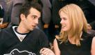 Nicht zu fassen: Molly mag auch noch Eishockey und kennt sich sogar aus. Foto: Paramount