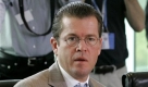 Wirtschaftsminister Theodor zu Guttenberg stellt klar: Mindestens 1100 Stellen werden bei Opel zusätzlich gestrichen werden. Foto: ap