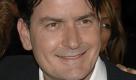 ... einen Spruch von der deutschen Stimme von Charlie Sheen auf Ihrem Anrufbeantworter haben? Dann sehen Sie auf dem nächsten Bild, mit wem Sie befreundet sein müssten, damit das auch klappt. Denn auch Sheens Stimme zum Beispiel in der Erfolgsserie Two And A Half Men gehört eigentlich ... Foto: dpa