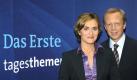 Tom Buhrow und Caren Miosga moderieren im wöchentlichen Wechsel die Tagesthemen. Buhrow ist seit 1. September 2006, Miosga seit Juli 2007 dabei. Foto: dpa