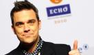 Der britische Musiker Robbie Williams holt sich seine Schwiegermutter ins Haus. Frisch verheiratet, arbeitet er an seiner familiären Seite und holt gleich noch seine Schwiegermutter unters gemeinsame Dach, wie die Zeitung The Sun berichtete. Foto: dpa
