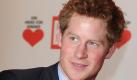 Prinz William ist weg vom Heiratsmarkt, das macht seinen kleinen Bruder Prinz Harry zum begehrtesten Junggesellen auf der Insel. Wobei der 26-Jährige schon vor Jahren aus dem Schatten seines Bruders getreten ist: Sorgte er anfangs noch mit seinen wilden Parties, Fehltritten und als Playboy für Schlagzeilen, ist es heute sein gutes Aussehen, sein Charme und seine wohltätige Ader, mit denen er punktet. 2010 wurde er in seiner Heimat zum coolsten Mann gewählt, sein Bruder William schaffte es noch nicht einmal unter die Top 10. Mit diesen Wuschelhaaren kann er auch einfach nicht mithalten. Foto: dpa