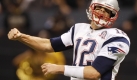New England Patriots quarterback Tom Brady celebrates after Laurence Maroney's four-yard touchdown run during the first quarter of an NFL football game, Monday, Nov. 30, 2009, in New Orleans. (AP Photo/Bill Haber) Foto: ap