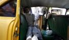 Ariel Siegler, der am 12. Juni freigelassene kubanische Dissident, ruht sich nach einer Kundgebung in Havanna in einem Auto aus. Foto: ap