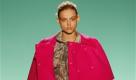Pink ist die Farbe des Winters - auch wenn sie viel Mut erfordert. Mit Nude-Tönen oder sanftem Braun lässt sie sich stilvoll kombinieren. Das bewies auch Designer Matthew Williamson bei seinen Wintertrends 2010/2011. Foto: ap