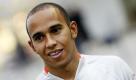 In der vergangenen Saison war Lewis Hamilton noch der Spitzenverdiener. Doch seine Lügenaffäre und der verlorene WM-Titel ließen ihn auf Platz drei der Geldrangliste abfallen. Trotzdem streicht der McLaren-Fahrer noch immer 16 Millionen Euro pro Jahr ein, davon sechs Millionen durch Werbung. Foto: dpa