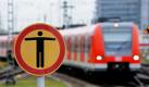 Bahnpendler müssen wieder starke Nerven haben: Die Gewerkschaften machen in der komplizierten Tarifrunde ernst und werden bundesweit den Regionalverkehr bestreiken  Dienstagfrüh geht es los. Bundesweit sind dadurch erhebliche Störungen im gesamten Schienenverkehr zu erwarten, teilten die Gewerkschaften Transnet und GDBA mit. Zu Aktionen aufgerufen sind Beschäftigte zahlreicher Privatbahnen sowie der bundeseigenen Deutschen Bahn. Foto: dpa