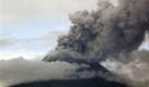 Noch immer aktiv: Der Vulkan Merapi auf Indonesien. Das Bild entstand am Samstagmorgen. Die Eruptionen und ihre Folgen haben schon mehr als 200 Menschen das Leben gekostet. Foto: ap