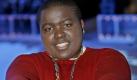 Rapper Sean Kingston mit Jetski verunglückt
Vorspann:	
Text:	
New York (dpa) - Justin Biebers «großer Bruder», der Rapper Sean Kingston, ist bei einem Unfall mit einem Jetski schwer verletzt worden. Der 21-Jährige war am Sonntagabend (Ortszeit) mit dem Wellenraser gegen einen Brückenpfeiler in seiner Heimatstadt Miami in Florida gefahren. 

Nach Angaben von CNN trieben Kingston und seine Begleiterin hilflos im Wasser, wurden aber von Passanten gerettet und sofort ins Krankenhaus gebracht. Kurz zuvor hatte der Musiker getwittert: «South Beach - schööön». In der Nacht hatte es sogar schon Todesmeldungen im Internet gegeben, die aber sowohl vom Krankenhaus als auch von Kingstons Freund Trav dementiert wurden. «Er ist in einem guten, stabilen Zustand», sagte der Hip-Hop-Sänger CNN.

Kingston, der eigentlich mit bürgerlichem Namen Kisean Anderson heißt, hatte es vor vier Jahren als 17-Jähriger mit dem Song «Beautiful Girls» auf Platz 1 in den USA und Großbritannien geschafft. In Deutschland hatte es für den zehnten Platz gereicht. Er ist mit Teenieidol Justin Bieber befreundet. Der Kanadier schrieb über Twitter: «Habe meinen Freund Sean Kingston in meine Gebete aufgenommen. Er ist ein wahrer Freund und großer Bruder.»

CNN-Bericht Foto: dpa