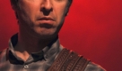 Wahrscheinlich musste der kleine Noel von frh bis spt Gitarre spielen. Und die vertrgt nun einmal kein Wasser. Jedenfalls ist Oasis-Gitarrist Noel Gallagher als Nichtschwimmer bekannt. Ob sein Bruder es kann, wissen wir nicht. Aber Singen geht ja auch im Wasser. Foto: dpa
