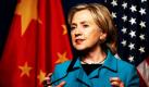 US-Außenministerin Hillary Clinton gestikuliert auf einer Pressekonferenz in Peking, China. Die USA haben den außenpolitischen Druck auf China erhöht und auf die Verantwortung des Landes für den Frieden auf der koreanischen Halbinsel hingewiesen. Nach Veröffentlichung eines Untersuchungsberichts zum Untergang des südkoreanischen Kriegsschiffes im März spitzt sich der Konflikt zwischen dem Süden und dem Norden Koreas weiter zu.  Foto: ap