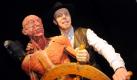 Der Plastinator Gunther von Hagens steht am Freitag (09.01.2009) in der 'Körperwelten'-Ausstellung in Heidelberg neben der Plastination 'Steuermann'. Die umstrittene 'Körperwelten'-Ausstellung des Plastinators Gunther von Hagens wird von diesem Wochenende an erneut in Deutschland gezeigt. Erstmals seit fünf Jahren ist die Schau wieder in Heidelberg zu sehen. Nach Angaben des 'Instituts für Plastination' werden von diesem Samstag (10.01.2009) an bis zum 26. April etwa 200 menschliche Präparate ausgestellt. Im Mittelpunkt steht die neu konzipierte Sonderschau 'Der Zyklus des Lebens'. Sie stellt den Kreislauf von Entstehen und Vergehen dar - von der Zeugung bis ins hohe Alter. Foto: Uli Deck dpa/lsw +++(c) dpa - Bildfunk+++ Foto: dpa