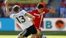 Thomas Müller: Auch er konnte seine Lesitung vom Australien-Spiel nicht bestätigen. Der Bayern-Jungspund beackerte die rechte Seite ohne Durchschlagskraft. Auch seine Flanken landeten meist im Nirgendwo. Note: 3,5. Foto: ap