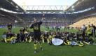 Gebt mir ein B-V-B: Kevin Großkreutz betätigte sich nach der Partie als Einheizer. Foto: dapd