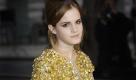 FILE -  This is a Tuesday, Sept. 22, 2009. file photo of British actress Emma Watson as she  arrives for the show by designer Burberry during Fashion Week, in London. Luxury fashion company Burberry PLC posted sales figures at the top end of expectations on Wednesday  Oct. 14, 2009, due to strong demand for its handbags and casual outerwear, lifting its share price to a 21-month high.  The positive trading update underscores Burberry's recent resurgence _ the company made a splash when it returned to London Fashion Week this year after almost a decade at the Milan shows and it has made headlines with a new stable of celebrity models, including Harry Potter actress Emma Watson. (AP Photo/Joel Ryan File) Foto: ap