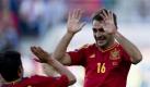 Adrian Lopez (l) traf in der 64. Minute zum 1:0 für Spanien. Foto: Ennio Leanza Foto: dpa
