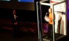 Eine Pitcherin präsentiert ihre Idee im Aufzug. Foto: news.de