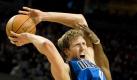 Die Mavericks spielen in der Nordamerikanischen Basketball Liga (NBA) weiter auf. Gegen Utah Jazz gelang dem Team um Dirk Nowitzki ein klarer Sieg. Der Deutsche erzielte gegen Utah 19 Punkte. Foto: dpa